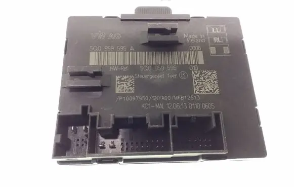Audi A3 S3 8V Door control unit/module 5Q0959595A