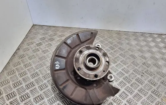 Volkswagen PASSAT B7 Front wheel hub