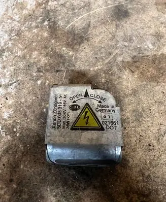 Mercedes-Benz E W211 Headlight ballast module Xenon 5dd008319