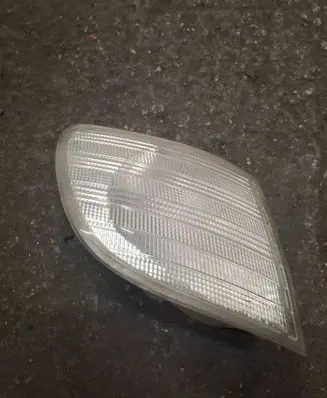 Mercedes-Benz Vito Viano W638 Front indicator light 6R01489