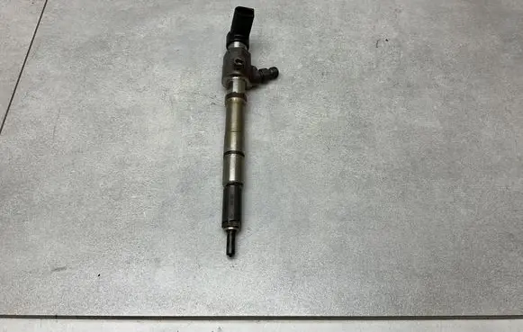 Audi A1 Fuel injector 03L130277B