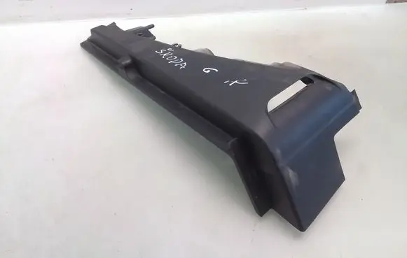 Skoda Octavia Mk2 (1Z) Seat belt trim 1Z5867761C