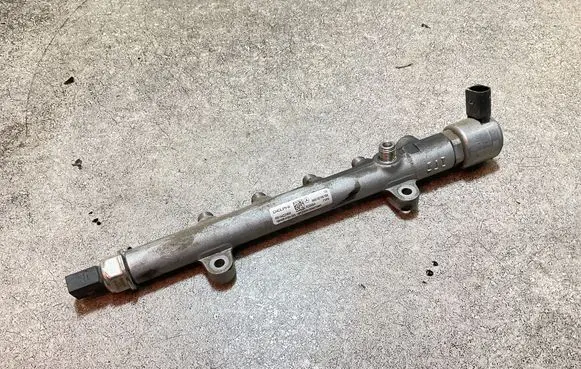 Mercedes-Benz Sprinter W906 Fuel main line pipe A6510700700 1604202104 R9144Z240A