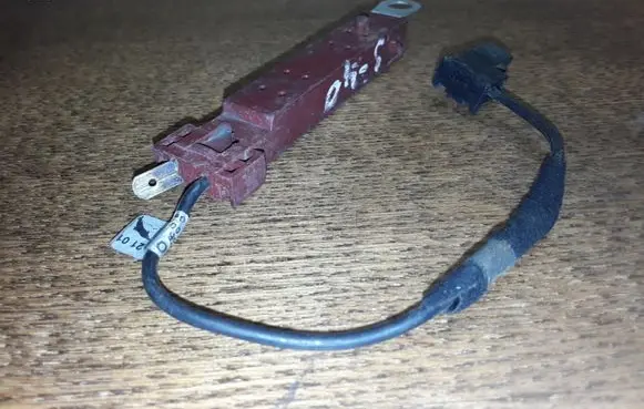 Volvo S40 Aerial antenna amplifier 8673656