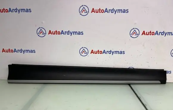 BMW X3 F25 Front door trim (molding) 7205779 51137205779