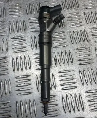BMW 5 E60 E61 Fuel injector 0445110131 7789661