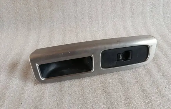 Volvo S40 Electric window control switch 30658448 8679669