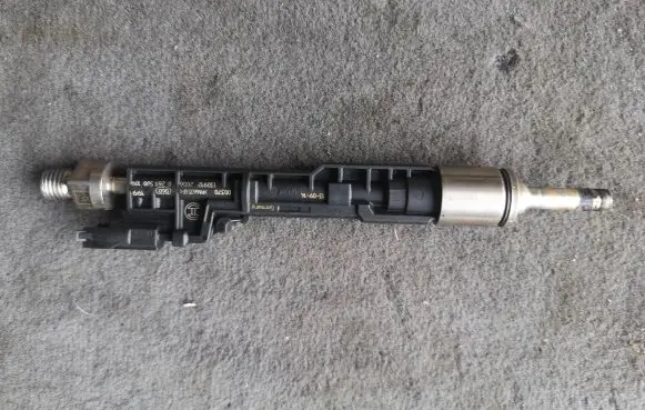 BMW 7 F01 F02 F03 F04 Fuel injector 0261500109 0001520991 PA6635GF