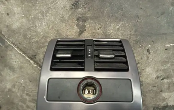 Audi A6 S6 C5 4B Rear air vent grill 4B0819203