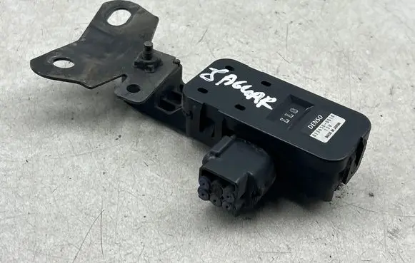 Jaguar XF X250 Air quality sensor 0136500010