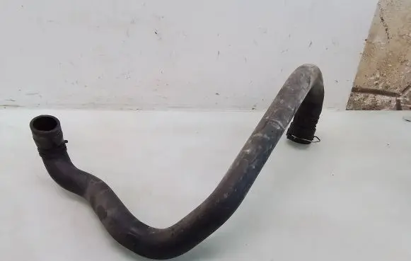Volkswagen Golf V Engine coolant pipe/hose
