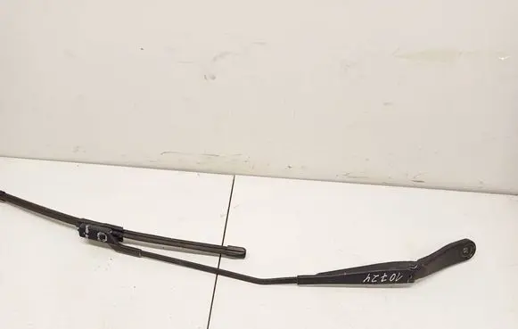 Volvo V70 Front wiper blade arm 31276003