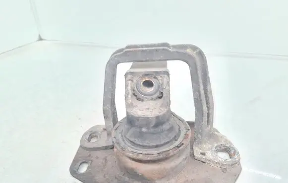 Opel Vivaro Engine mount bracket