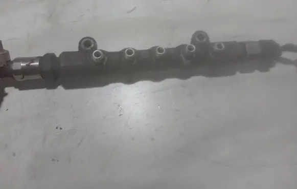 Toyota Avensis T250 Fuel main line pipe 8945860010