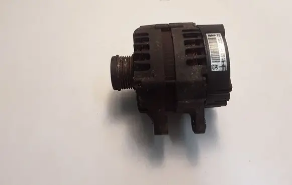KIA Sorento Generator/alternator 373002F100
