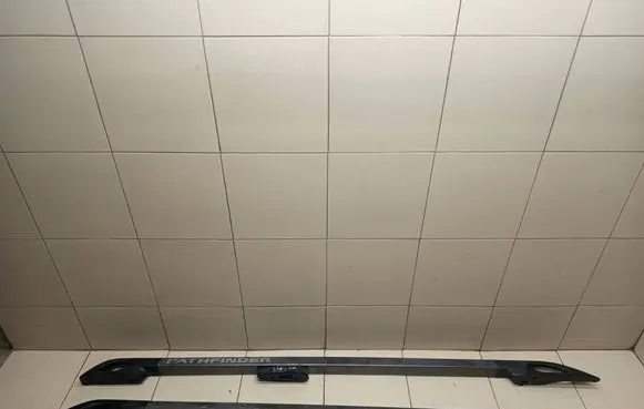 Nissan Pathfinder R51 Roof bar rail 