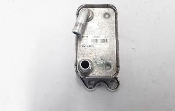 Volvo C70 Oil filter mounting bracket 31201909