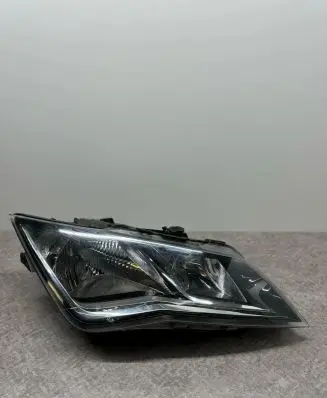 Seat Altea Headlight/headlamp 5F1941006A 90010799