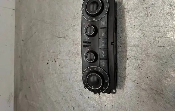Mercedes-Benz C W203 Climate control unit A2038301785 9140010525