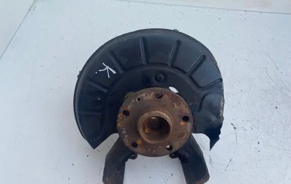 Volkswagen Golf V Front wheel hub