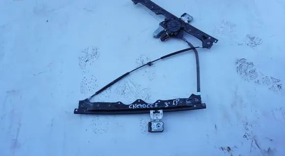 Mazda MX-30 Front door window regulator with motor