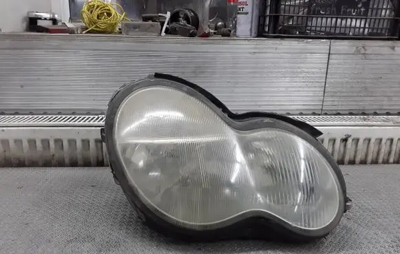 Mercedes-Benz C W203 Headlight/headlamp 1305235664