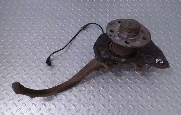Front wheel hub