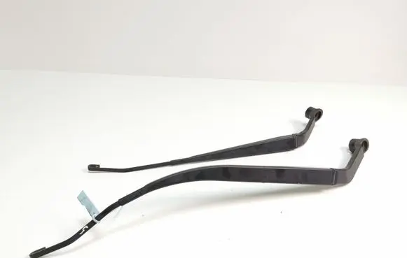 Mitsubishi Outlander Front wiper blade arm