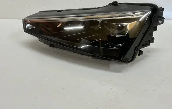 Skoda Scala Headlight/headlamp 657941015A 90176078