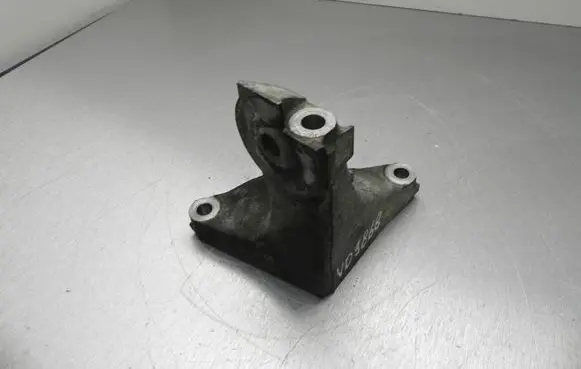 Subaru Legacy Engine mounting bracket NI1 VD9868