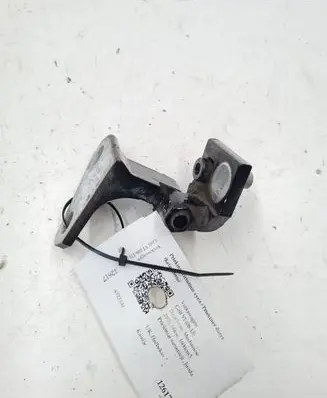 Volkswagen Golf VI Front door upper hinge 1K0831401M
