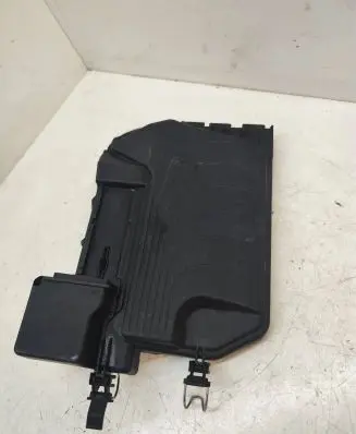 Mercedes-Benz A W176 Fuse box cover A2465400182