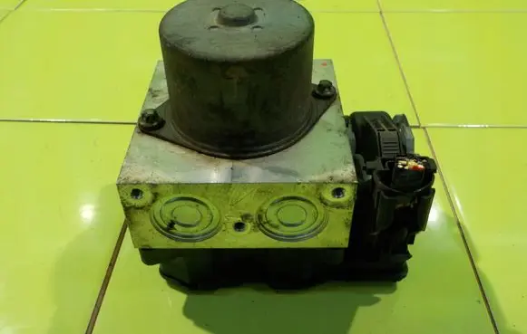 Ford Mondeo MK IV ABS Pump CG912C405CB PP104