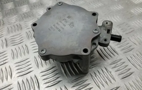 Audi A6 S6 C7 4G Vacuum pump 06J145100G