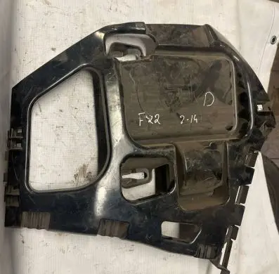 BMW 2 F22 F23 Rear bumper mounting bracket 7285534