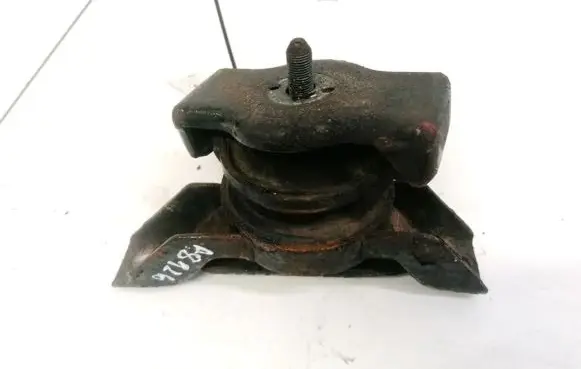 Hyundai Getz Engine mount bracket