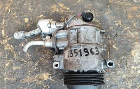 Mercedes-Benz E W211 Air conditioning (A/C) compressor (pump) A0022303111