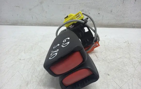 Volvo S80 Rear seatbelt buckle 8632315