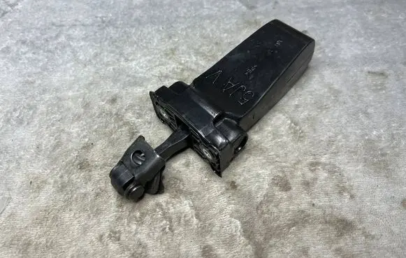 Skoda Fabia Mk3 (NJ) Rear glass lock/latch X179 5JA837249E