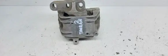 Volkswagen Touran I Engine mount bracket 1K0199262