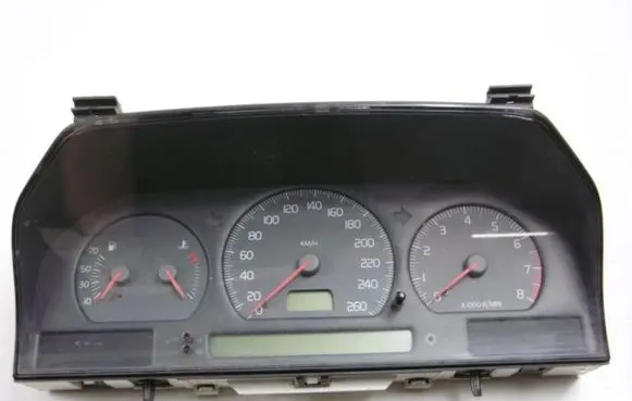 Volvo S70 V70 V70 XC Speedometer (instrument cluster) 9148926