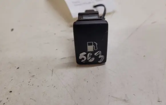 Toyota Avensis T270 Fuel tank opening switch 