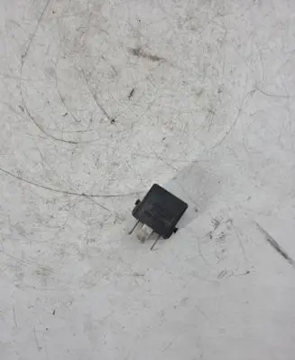 Mercedes-Benz ML W164 Other relay A0025421319 V23134B52X236