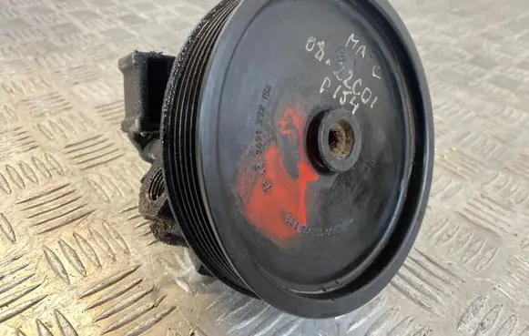 Mercedes-Benz C W204 Power steering pump A0044667001 7692900538