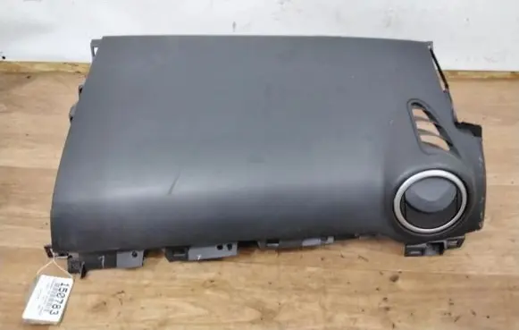 Mazda 3 I Passenger airbag