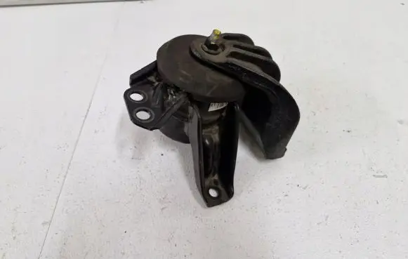 Hyundai Tucson TL Engine mount vacuum valve 21810-D3100