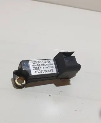 Audi A6 S6 C5 4B Airbag deployment crash/impact sensor 4B0959643B 260499 023060703VUK