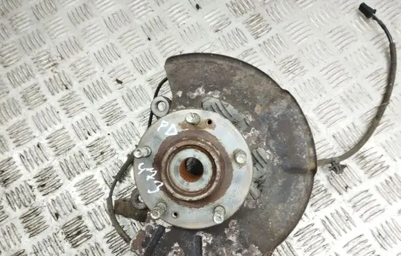 Hyundai Veloster Front wheel hub