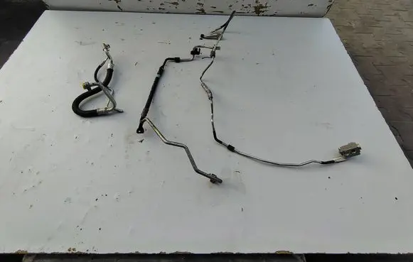 Air conditioning (A/C) pipe/hose