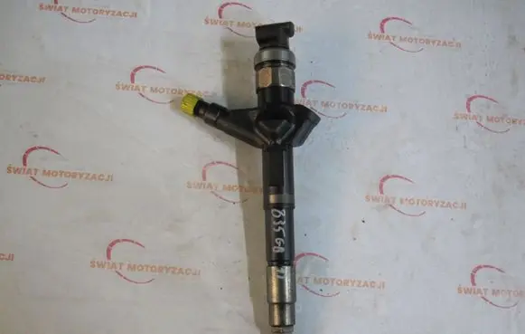 Nissan Pathfinder R51 Fuel injector 16600-EC00B